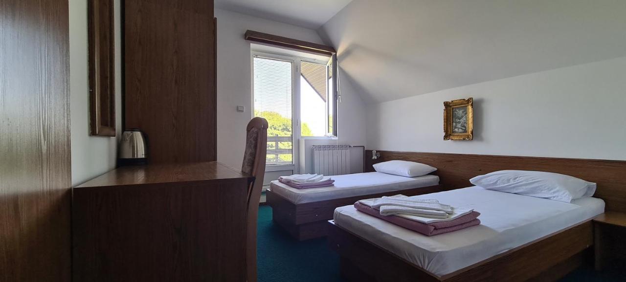 Guest House Tiha Noc Zabljak  Ngoại thất bức ảnh