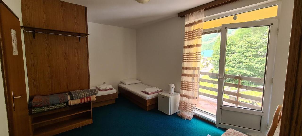 Guest House Tiha Noc Zabljak  Ngoại thất bức ảnh