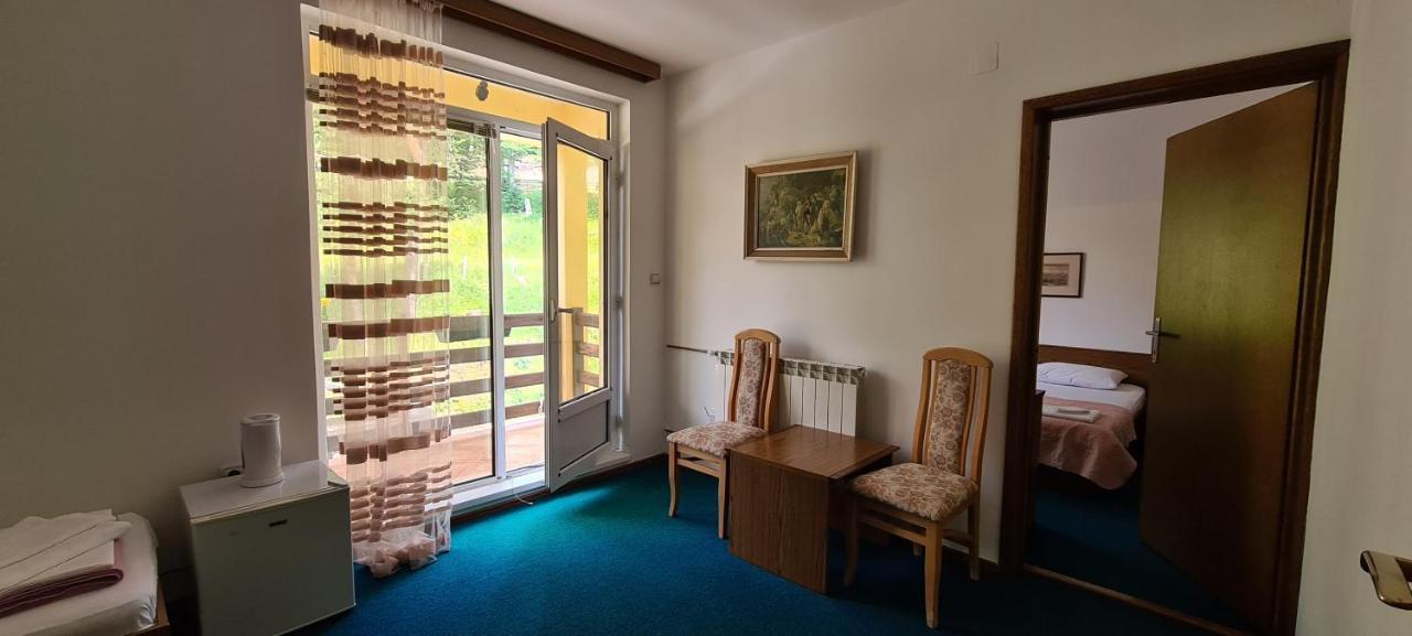 Guest House Tiha Noc Zabljak  Ngoại thất bức ảnh